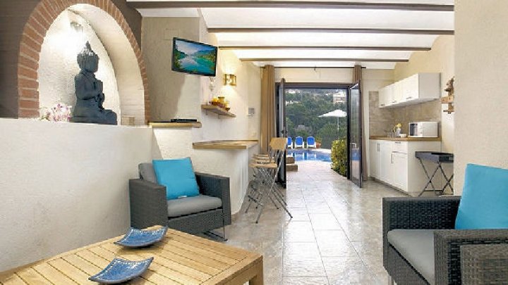 Ferienhaus mit privatem Pool und traumhaftem Meerblick an der Costa Brava