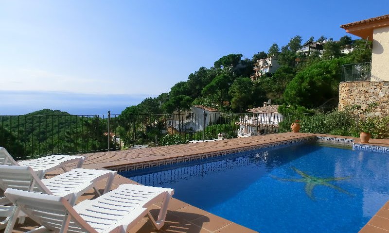 Ferienhaus mit privatem Pool und traumhaftem Meerblick an der Costa Brava