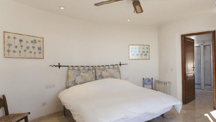 Exklusive mediterrane Ferienvilla in Altea (Costa Blanca) mit Bergblick und großem Pool zu verkaufen