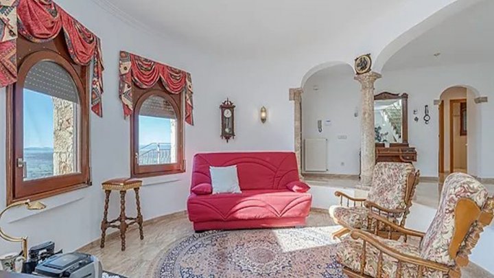 Villa de ensueño con vistas espectaculares al mar sobre la bahía de Roses