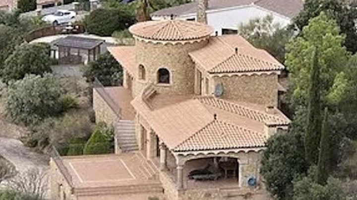 Villa de ensueño con vistas espectaculares al mar sobre la bahía de Roses