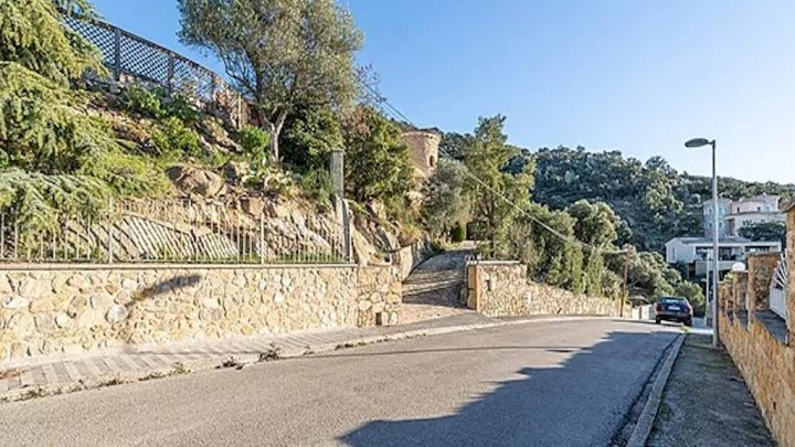 Villa de ensueño con vistas espectaculares al mar sobre la bahía de Roses