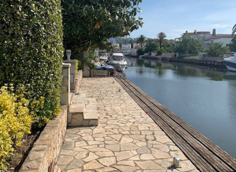 Empuriabrava Ferienhaus mit privatem Pool und Bootsanleger von 15m