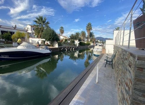 Empuriabrava Ferienhaus mit privatem Pool  - Bootsplatz1