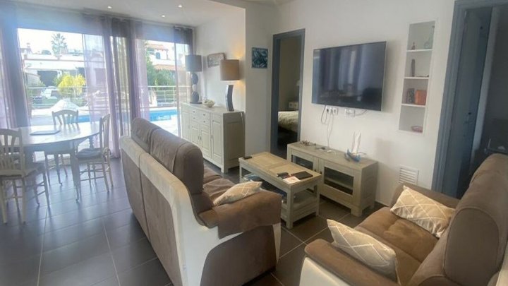 Empuriabrava holiday home on the canal with private pool and boat mooring 12m