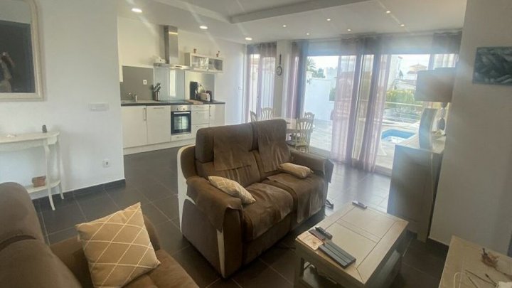 Empuriabrava holiday home on the canal with private pool and boat mooring 12m