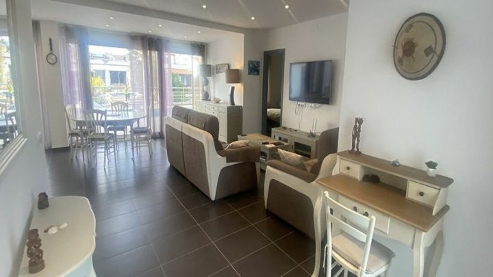 Empuriabrava holiday home on the canal with private pool and boat mooring 12m