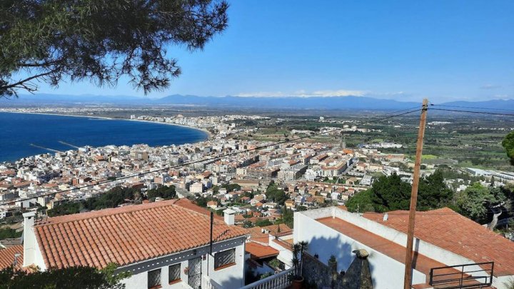 Exclusiva casa de vacaciones en Roses - España - piscina privada - vistas al mar en venta