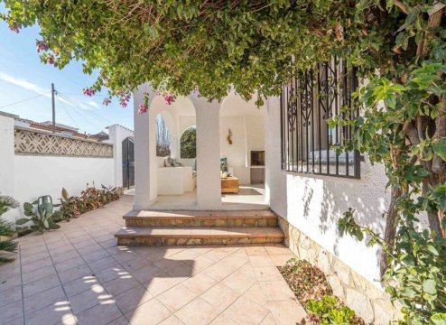 Empuriabrava Ferienhaus mit Tourismus Lizenz -zu verkaufen