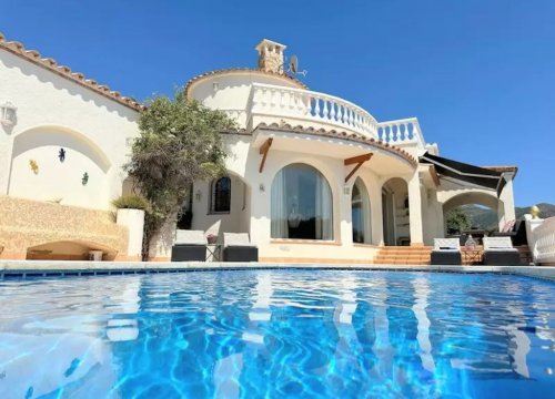 Luxusvilla in Roses – Meerblick, Privatpool