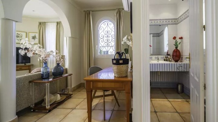 Zu verkaufen: Exklusive Luxusvilla in Roses – Meerblick, Privatpool
