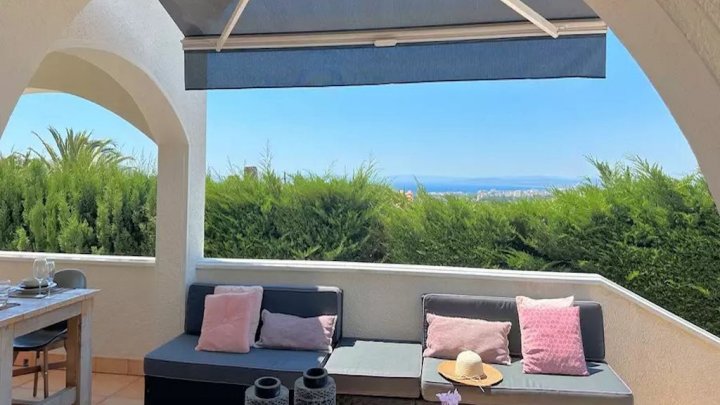 Zu verkaufen: Exklusive Luxusvilla in Roses – Meerblick, Privatpool