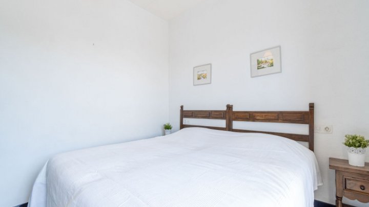 Holiday villa in Spain on the Costa Brava with private pool and views over the Bay of Rosas