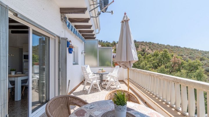 Holiday villa in Spain on the Costa Brava with private pool and views over the Bay of Rosas