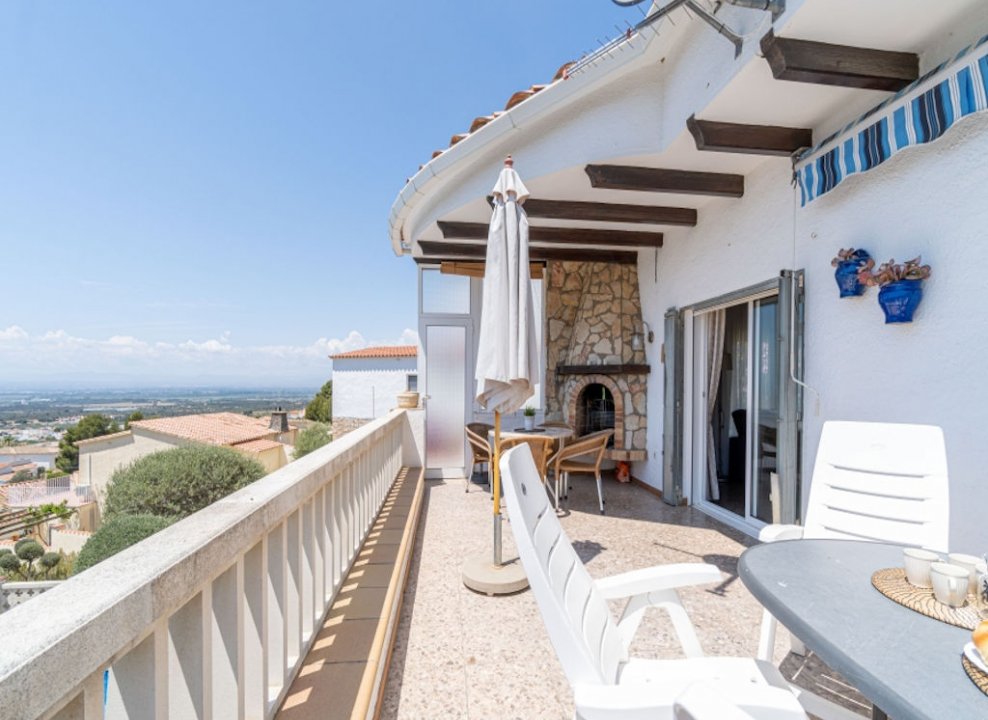 Ferienvilla privater Pool und Blick auf die Bucht von Rosas