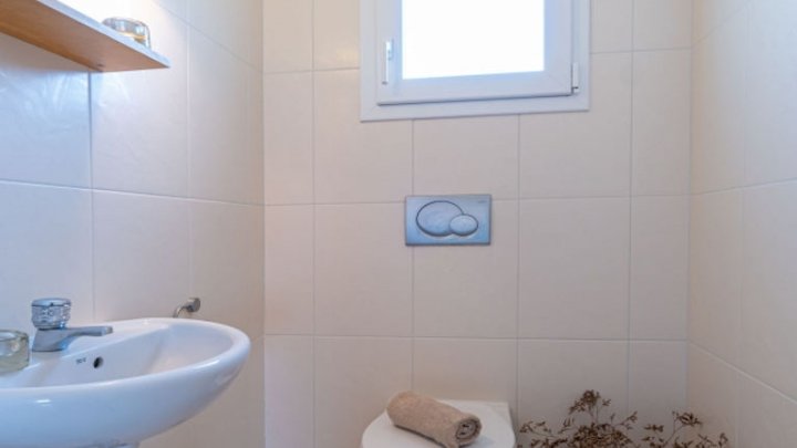 Holiday villa in Spain on the Costa Brava with private pool and views over the Bay of Rosas