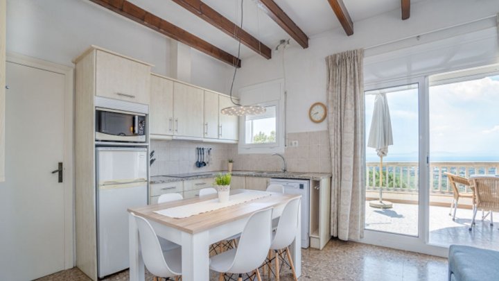 Holiday villa in Spain on the Costa Brava with private pool and views over the Bay of Rosas