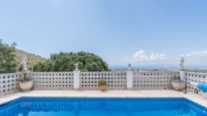 Holiday villa in Spain on the Costa Brava with private pool and views over the Bay of Rosas