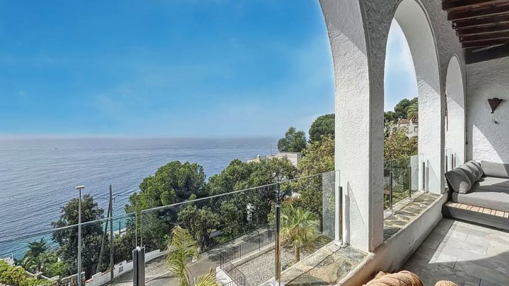 Mediterranes Luxus-Anwesen mit traumhaftem Meerblick zu verkaufen