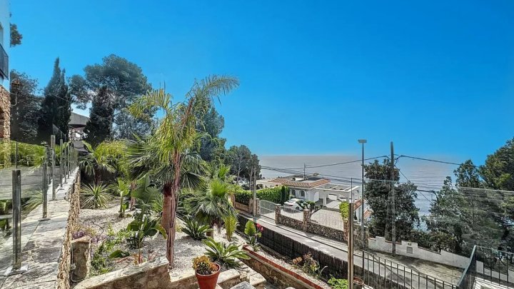 Mediterranes Luxus-Anwesen mit traumhaftem Meerblick zu verkaufen