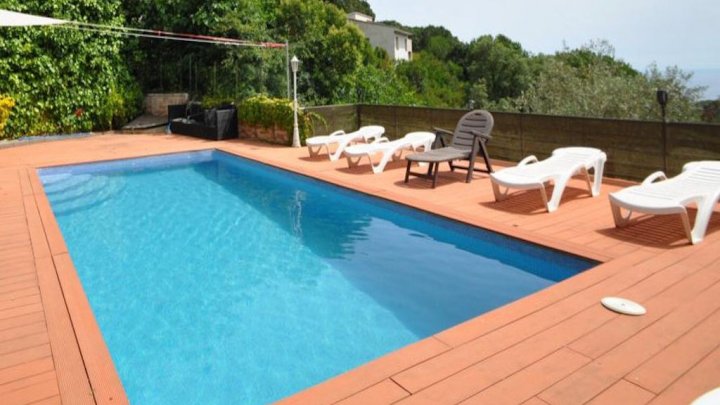 Traumhafte Villa mit Meerblick & Touristenlizenz in Serra Brava 