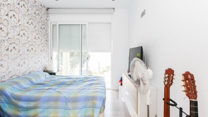 Villa de luxe avec vue sur la mer et la montagne – design moderne & qualité supérieure