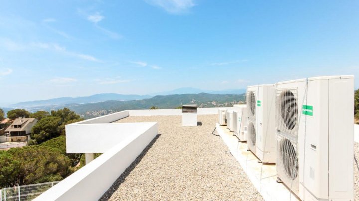 Luxury villa with sea & mountain views – modern design, highest quality