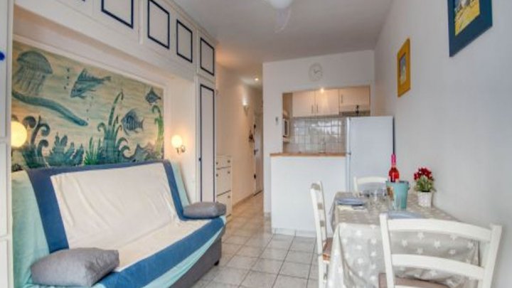 Encantador apartamento en planta baja con aparcamiento en L'Escala – Costa Brava – España