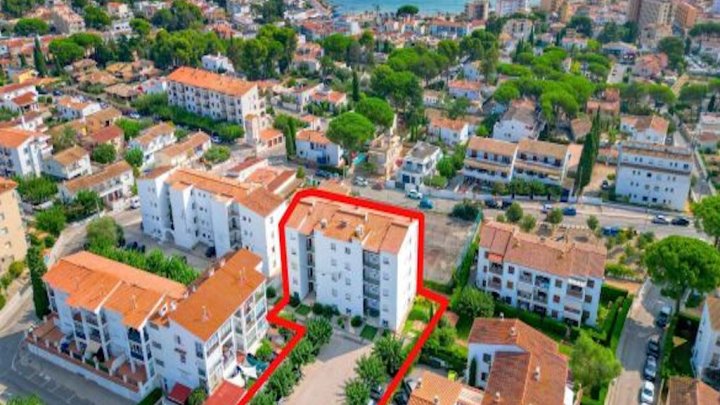 Encantador apartamento en planta baja con aparcamiento en L'Escala – Costa Brava – España