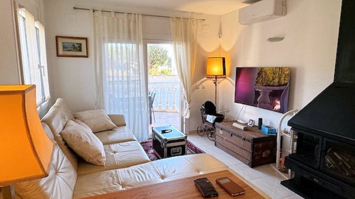 Holiday home in L'Escala on the Costa Brava with private pool – experience pure Mediterranean living!