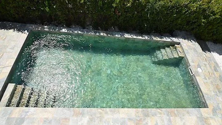 Villa de lujo con licencia turística en una ubicación privilegiada de Empuriabrava