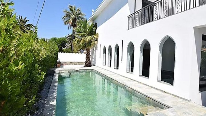 Villa de lujo con licencia turística en una ubicación privilegiada de Empuriabrava