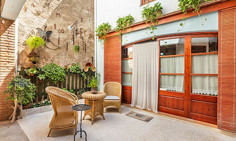 Charmantes Herrenhaus in Katalonien, im Herzen von Castelló d'Empúries 