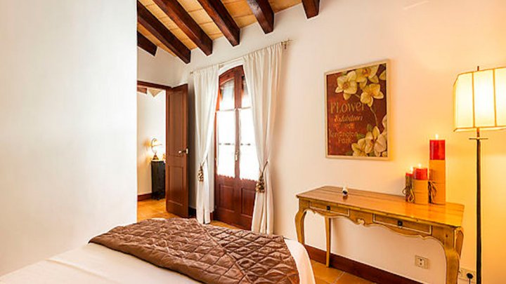 Charmantes Herrenhaus in Katalonien, im Herzen von Castelló d'Empúries 