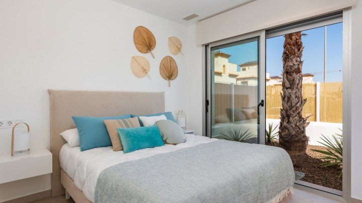 Villas neuves à vendre à environ 15 minutes de la plage à Guardamar, sur la Costa Blanca.