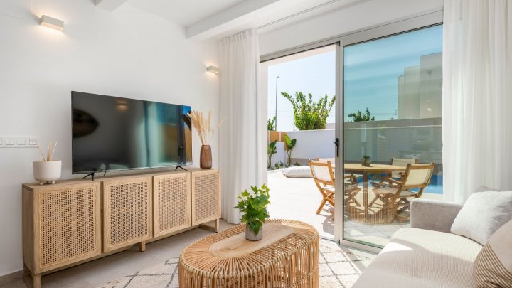 Villas neuves à vendre à environ 15 minutes de la plage à Guardamar, sur la Costa Blanca.