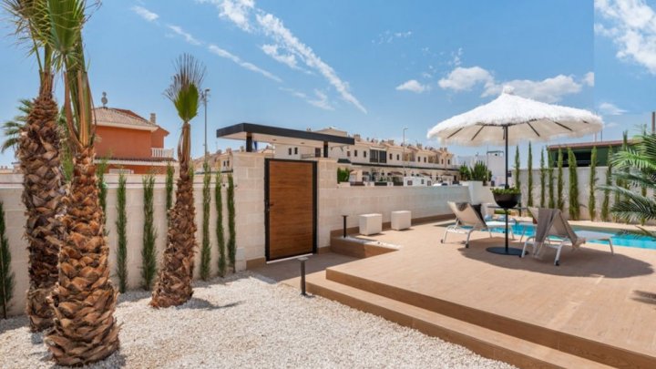 Moderne Neubauvillen in Torremolinos – stilvolles Wohnen an der Costa del Sol