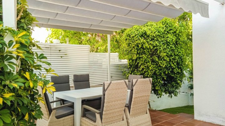Casa de vacaciones en Miami Playa, en la Costa Dorada, con piscina privada