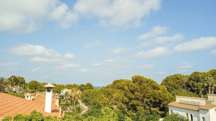 Casa de vacaciones en Miami Playa, en la Costa Dorada, con piscina privada
