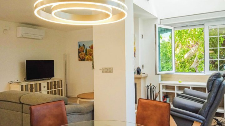 Casa de vacaciones en Miami Playa, en la Costa Dorada, con piscina privada
