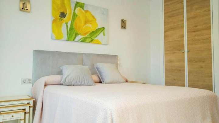 Casa de vacaciones en Miami Playa, en la Costa Dorada, con piscina privada