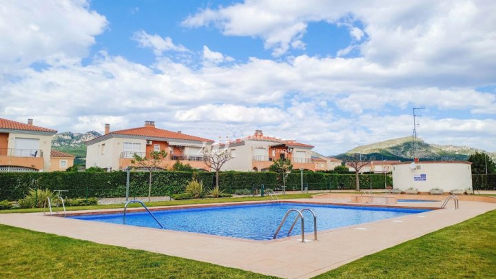 Miami Playa – Costa Dorada – Encantador apartamento en planta baja con gran jardín privado
