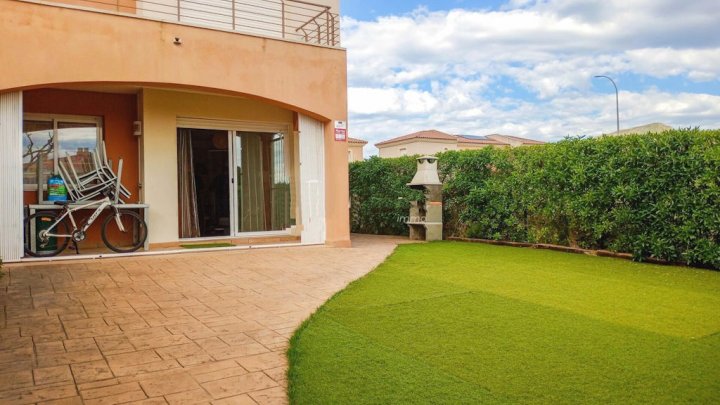 Miami Playa – Costa Dorada – Encantador apartamento en planta baja con gran jardín privado