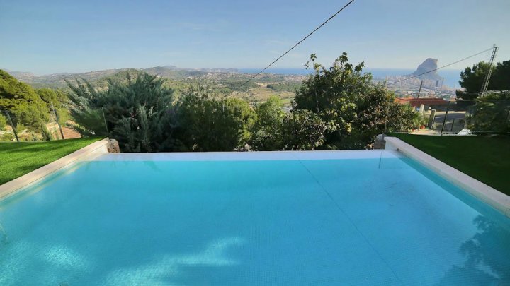 Exklusive Ferienvilla in Calpe – mit privatem Pool an der Costa Blanca, Spanien