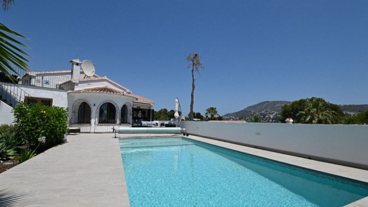Exklusives Ferienhaus mit Meerblick in Moraira – Traumimmobilie an der Costa Blanca zu verkaufen