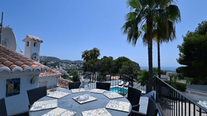 Exklusives Ferienhaus mit Meerblick in Moraira – Traumimmobilie an der Costa Blanca zu verkaufen