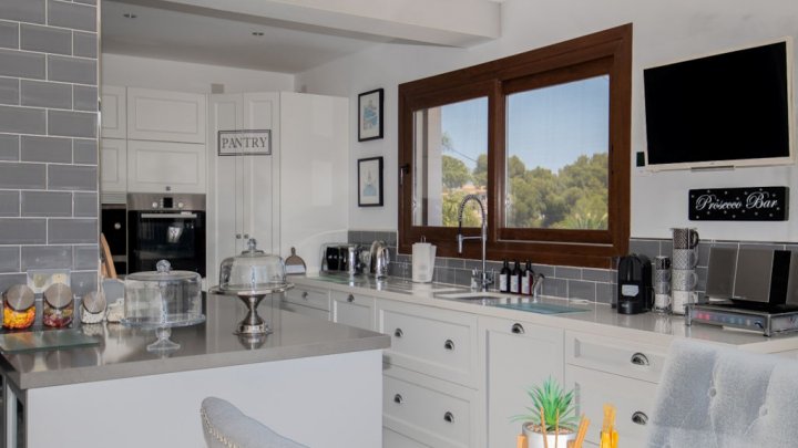 Exklusives Ferienhaus mit Meerblick in Moraira – Traumimmobilie an der Costa Blanca zu verkaufen