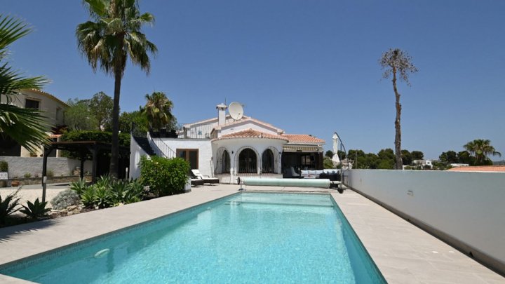 Exklusives Ferienhaus mit Meerblick in Moraira – Traumimmobilie an der Costa Blanca zu verkaufen