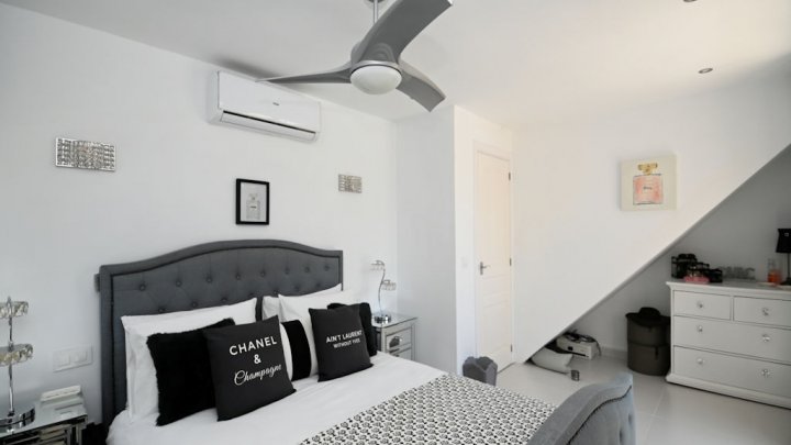 Exklusives Ferienhaus mit Meerblick in Moraira – Traumimmobilie an der Costa Blanca zu verkaufen