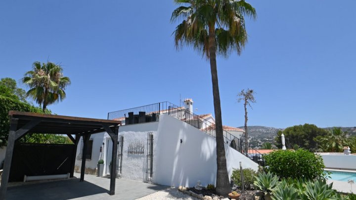 Exklusives Ferienhaus mit Meerblick in Moraira – Traumimmobilie an der Costa Blanca zu verkaufen